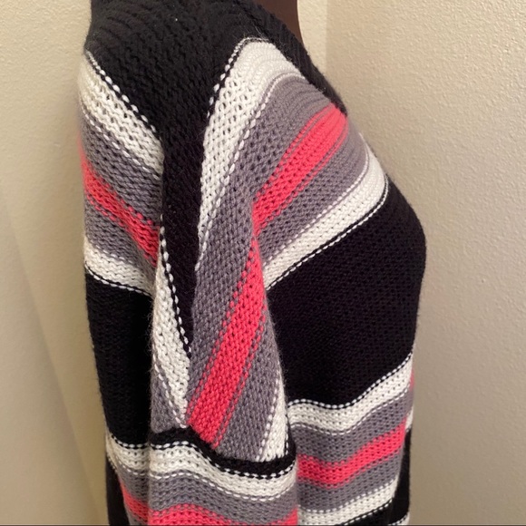 Free For All Striped Sweater, hi-lo, Size Sm - Picture 5 of 9